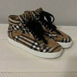 Burberry high top sneakers. Size 37 1/2.